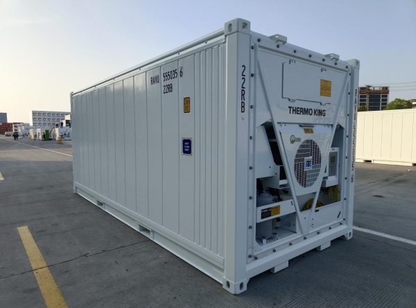 refrigerated container with power unit